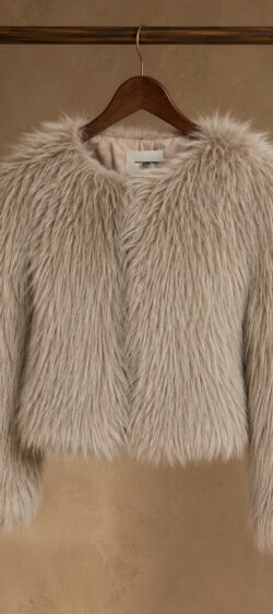 Hairy fake fur jack licht taupe - Evy 190331