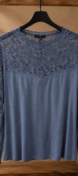 Shirt met kanten mouw jeansblauw Elza -