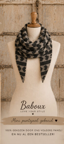 Mini gebreide puntsjaal hearts taupe/coffee - Renske
