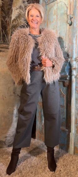 Hairy fake fur jack licht taupe - Evy 190331