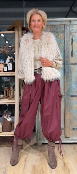 Hairy fake fur bodywarmer beige - Evy 190481