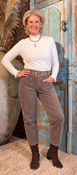 Ruffle pull-under beige ࠰ maat 2 ࠰ Evy 193677 (27 oktober weer op voorraad, je kunt al bestellen)