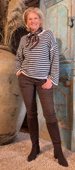 Gebreide streep pullover lichtblauw/bruin - Bibi 200628 (3 november weer op voorraad, je kunt al bestellen)